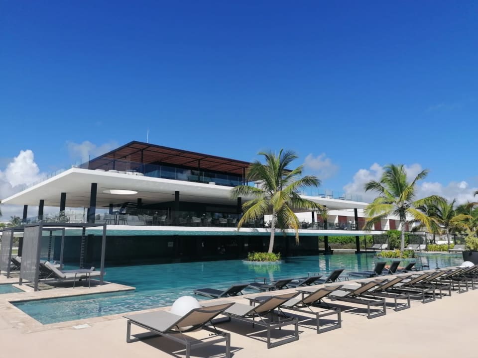 Pool Live Aqua Punta Cana - All Inclusive - Adults Only