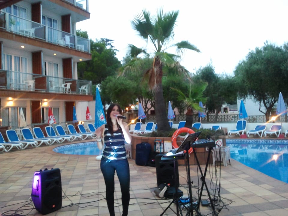 Animation auf der Poolterrasse Hotel Clumba