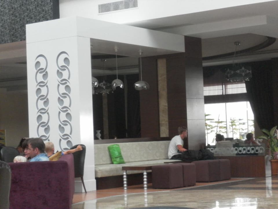 Mehrere, moderne und gemütliche Sitzecken Seaden Sea World Resort & Spa