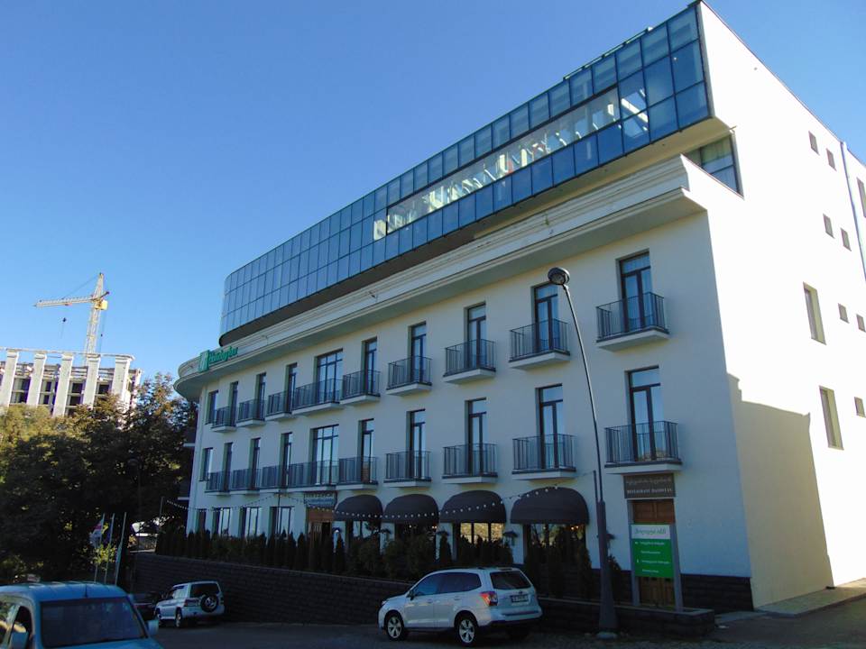 Außenansicht Holiday Inn Telavi