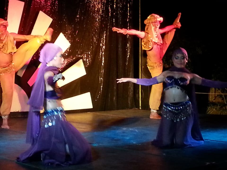 Animation am Abend Sol by Melia Benoa Bali