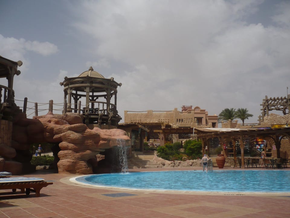 Pool Charmillion Sea Life Resort