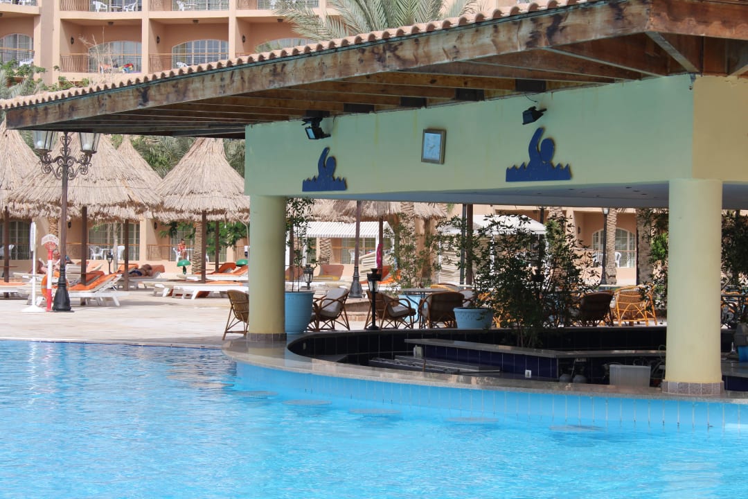Poolbar Siva Grand Beach