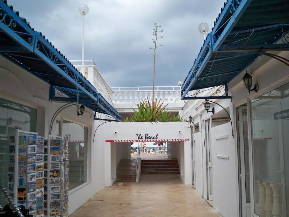 Durchgang zum Strand Samira Club