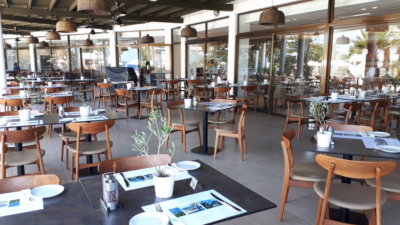 Gastro Crystal Springs Beach Hotel