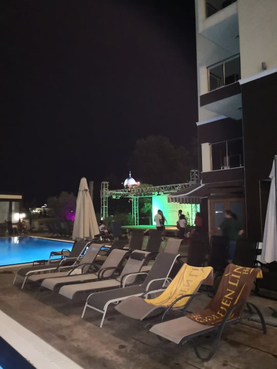 Pool Aparthotel Golden Line