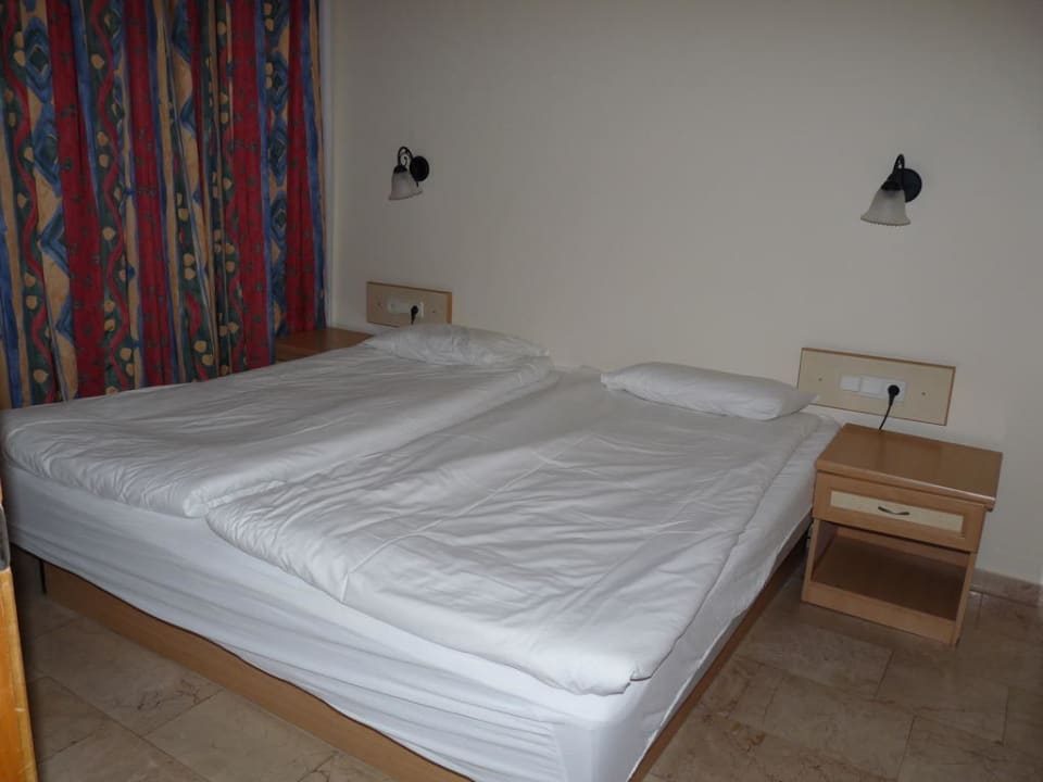Schlafzimmer 2 Hotel Club Paradiso