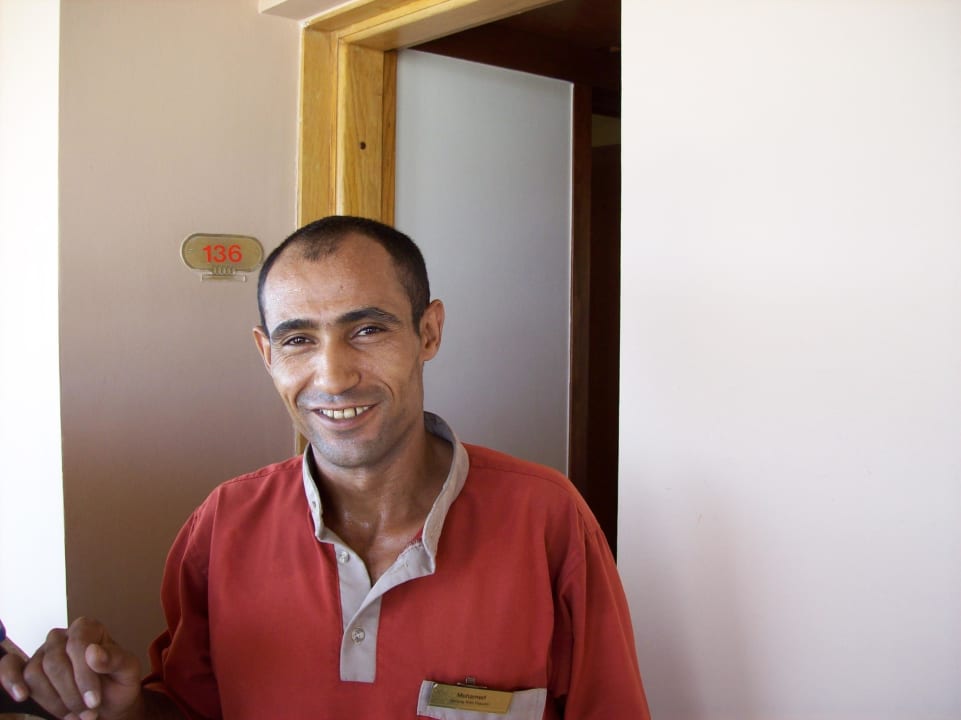 Уборщик нашего номера,очень хороший человек! Pharaoh Azur Resort