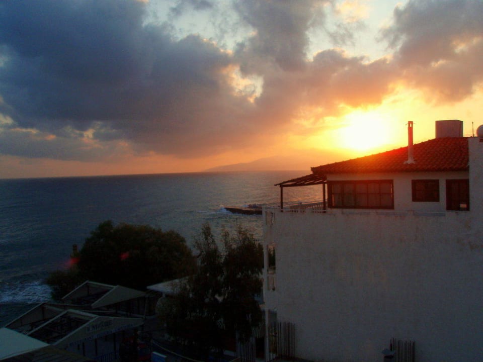 Sonnenaufgang Glaros Beach Hotel