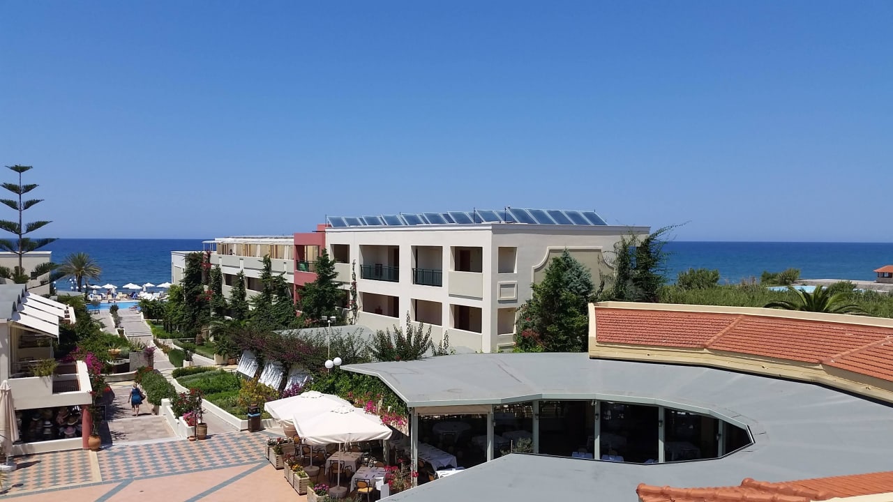 Richtung Pool Hydramis Palace Beach Resort