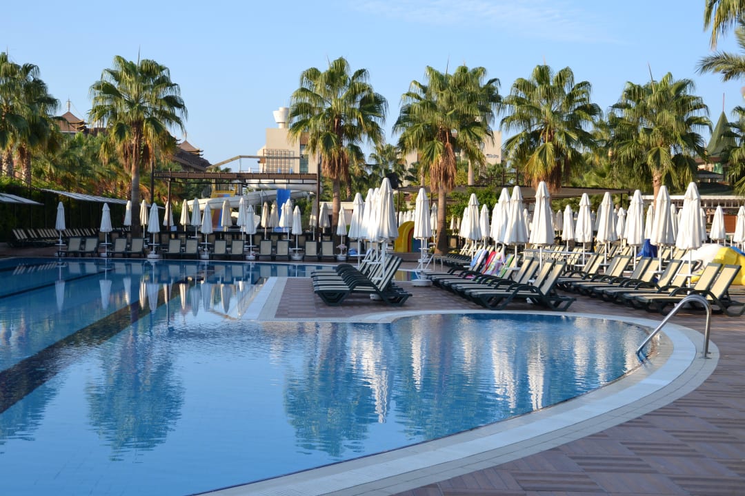 Pool um 9:00 Uhr am Morgen Hane Family Resort