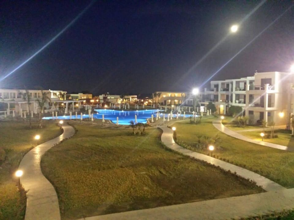 Abends an der bar Asterias Beach Resort