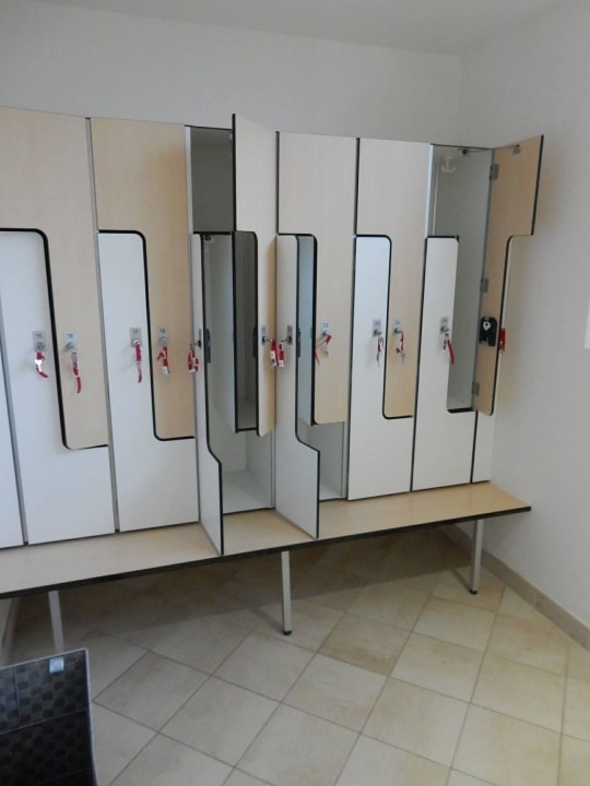 Wellnessbereich Umkleide MONDI Hotel Axams