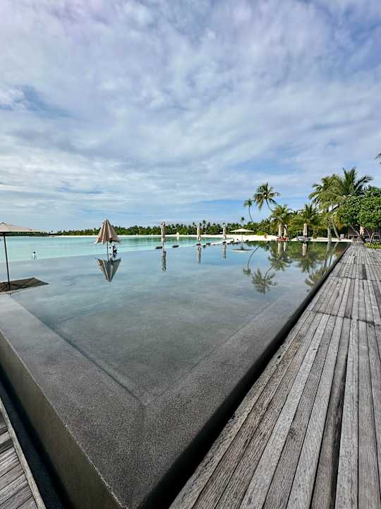 Pool Patina Maldives, Fari Islands