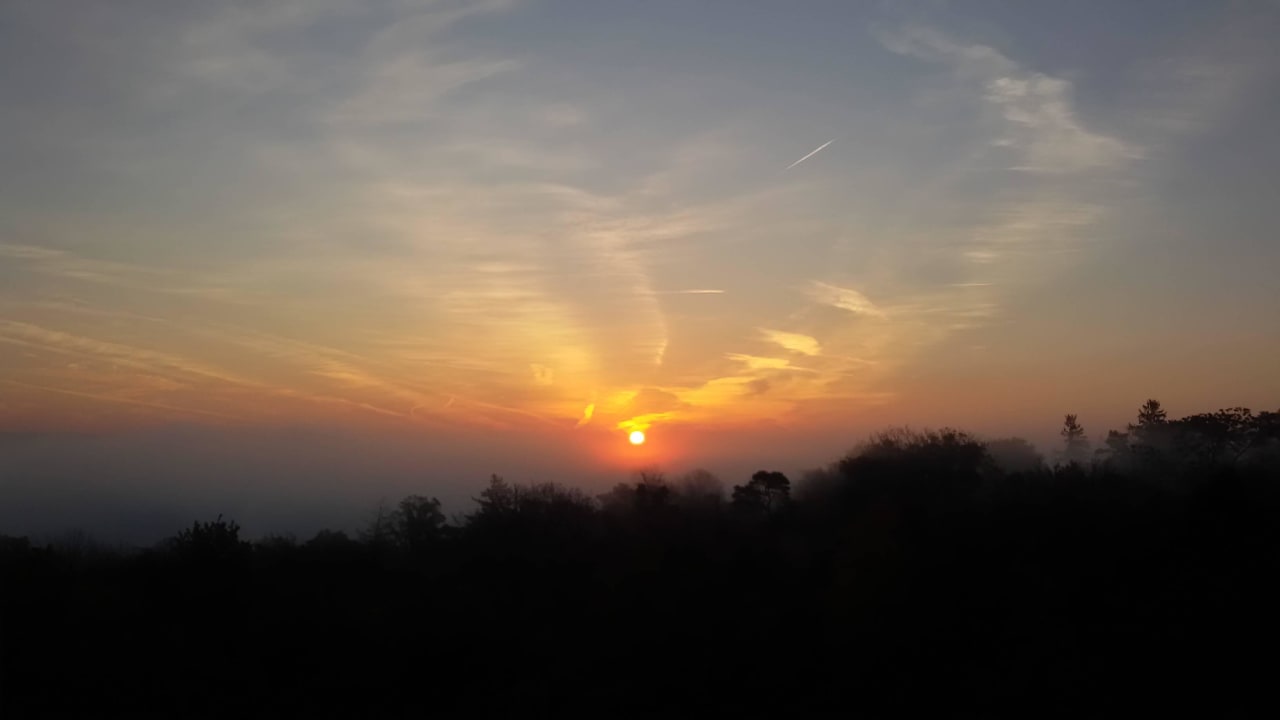 Herbstlicher Sonnenaufgang Ensana Thermal Hévíz