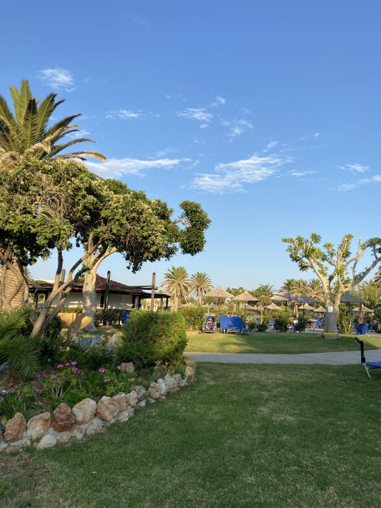 Gartenanlage Anissa Beach & Village