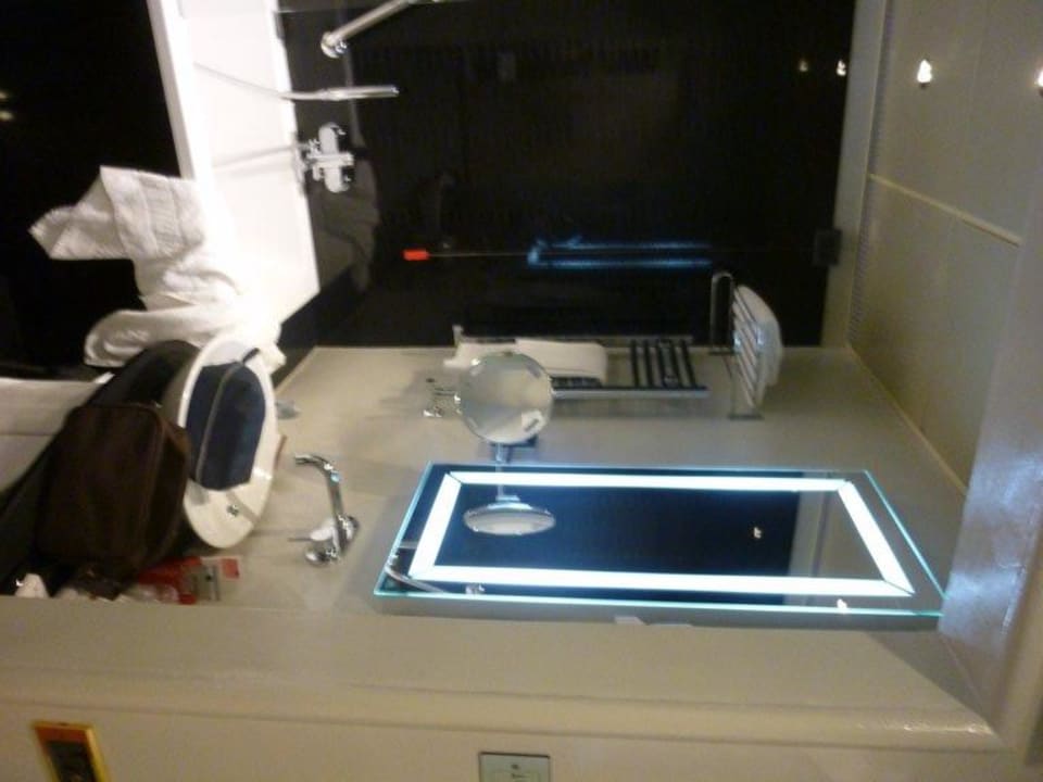 Modernes Badezimmer Antares Hotel Rubens