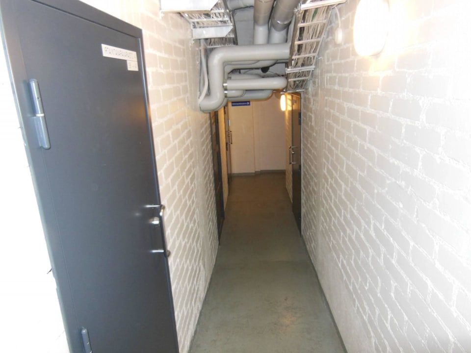 Kellerflur zu Wäschekeller, Abfallraum etc. SATO HotelHome Lapinlahdenkatu