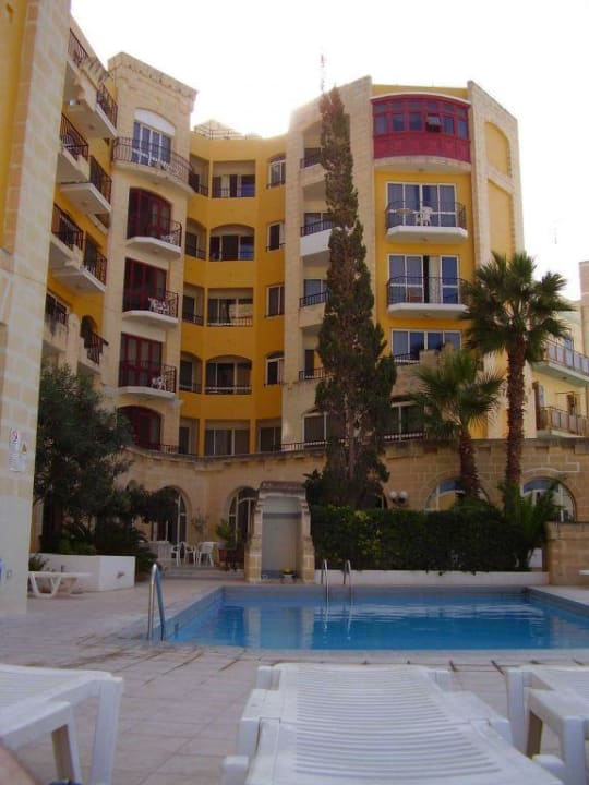 schattiger Pool Hotel Il Palazzin