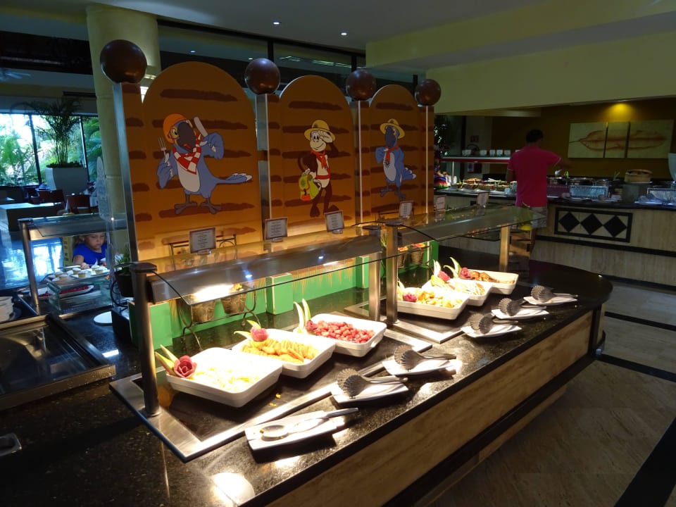 Kinderbuffet Bahia Principe Luxury Akumal