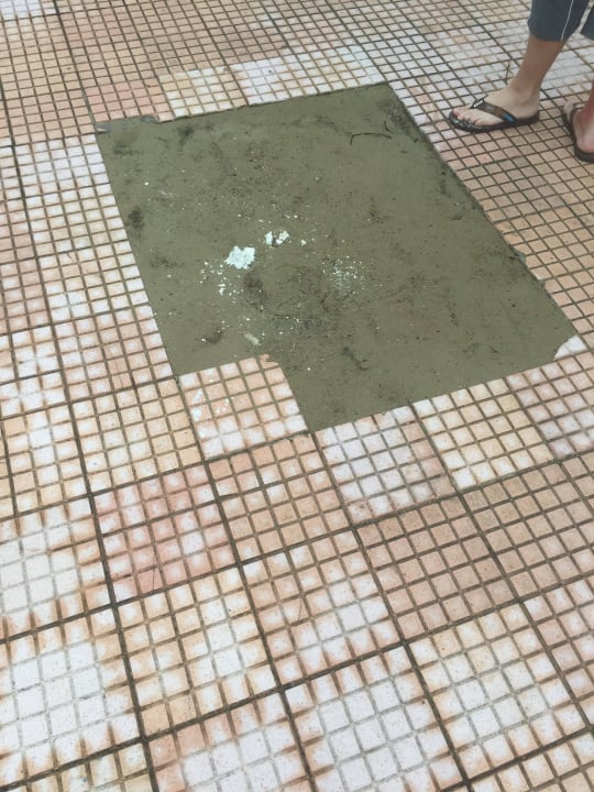 Kaputte Fliessen Puerto Plata Village