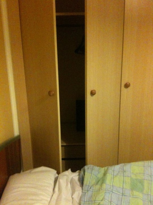 Schlafzimmerschranktür geht nicht auf Caprice Janeiro Hotel & Spa