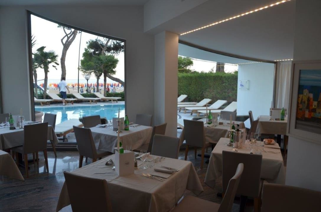 Blick in den Speisesaal Hotel Bellavista