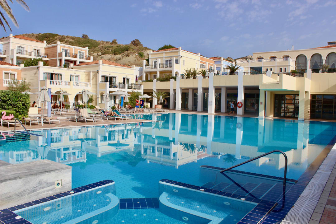 Pool Porto Bello Royal