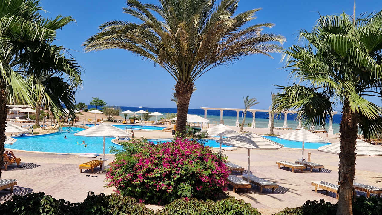 Pool Three Corners Equinox Beach Resort