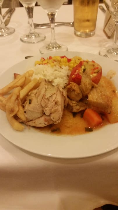 Abendessen Hauptresaurant  Hotel Riu Tequila