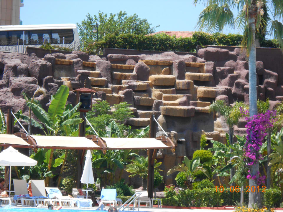 Wasserfall am Pool Saphir Resort & Spa