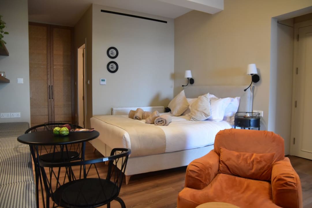 Zimmer Lefkara Luxury Suites