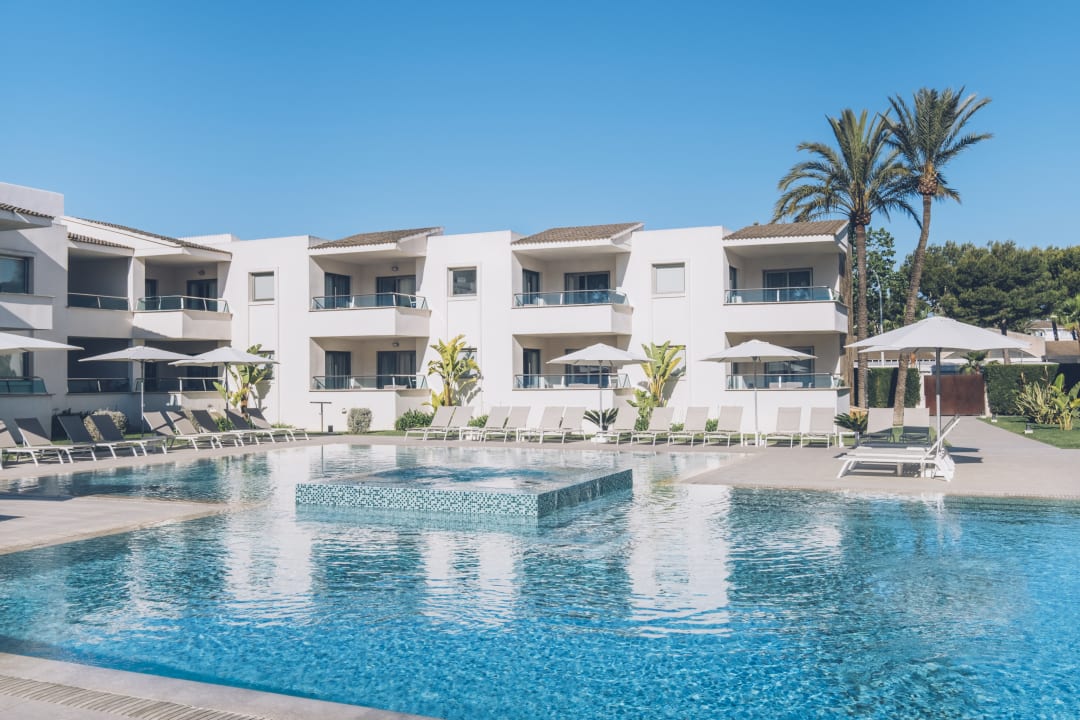 Pool Iberostar Selection Playa de Muro Village