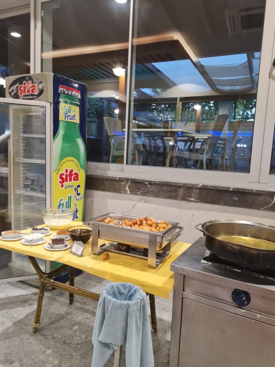 Gastro Side Breeze Hotel