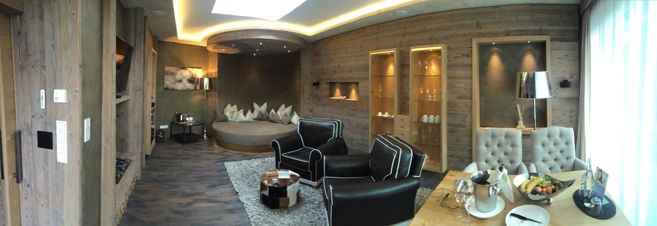 Wohnbereich Penthouse Chalet Quellenhof Luxury Resort Passeier