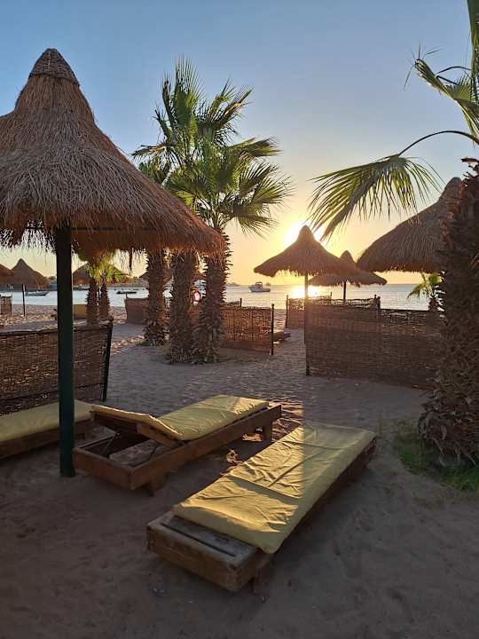 Strand Lotus Bay Beach Resort