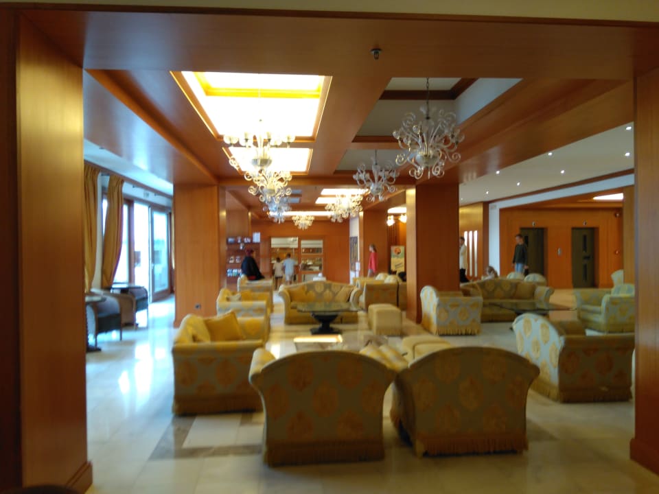 Lobby Hotel Serita Beach