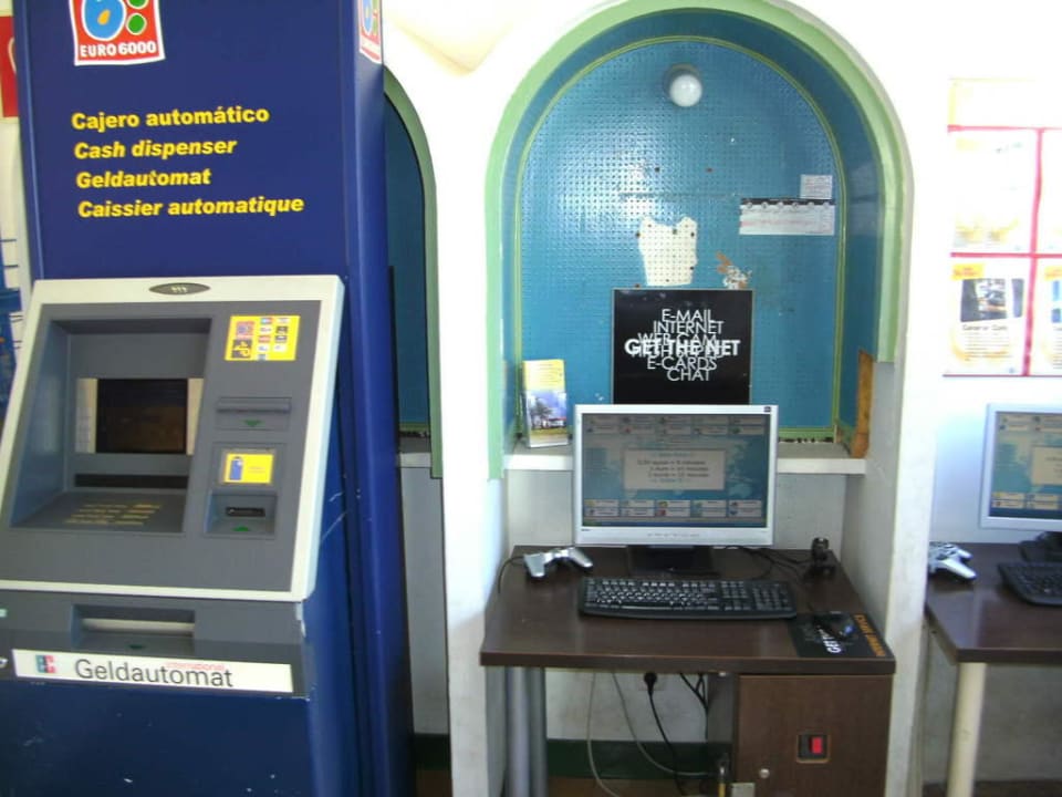 Geldautomat & Internetzugang Canary Garden Club