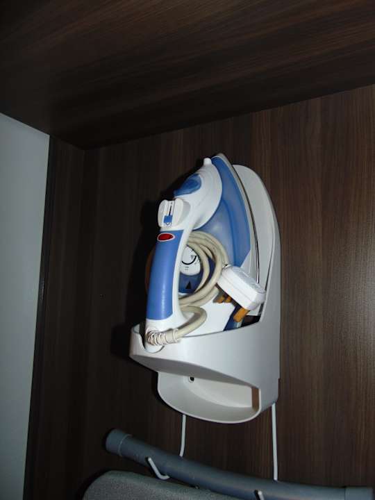 Zimmer Hampton By Hilton Dubai Airport