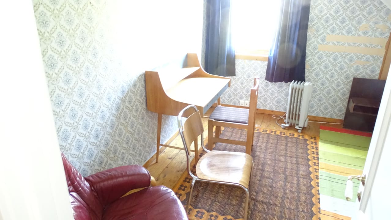 Zimmer Gårdshytten, Dverbergveien 143