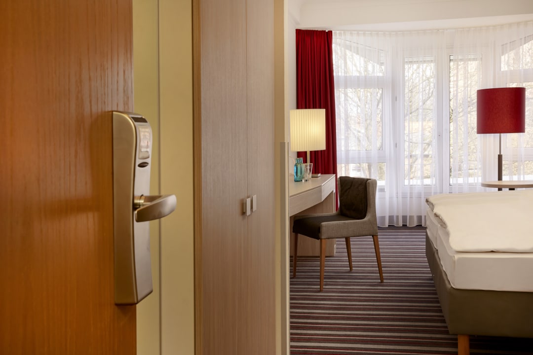 Zimmer H+ Hotel Stade Herzog Widukind