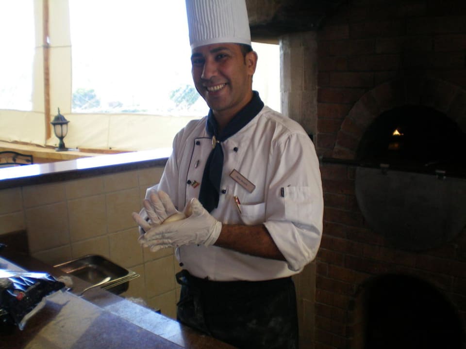 Er macht leckere Pizza Pickalbatros Dana Beach Resort - Hurghada