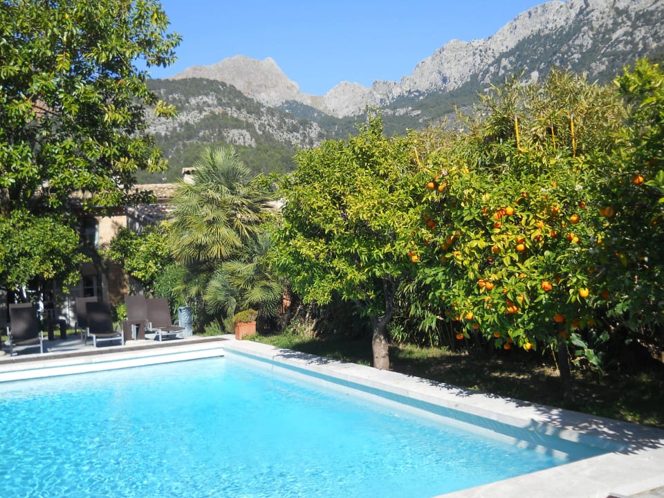 In großzügiger Gartenanlage mit Bergblick Landhotel Can Verdera