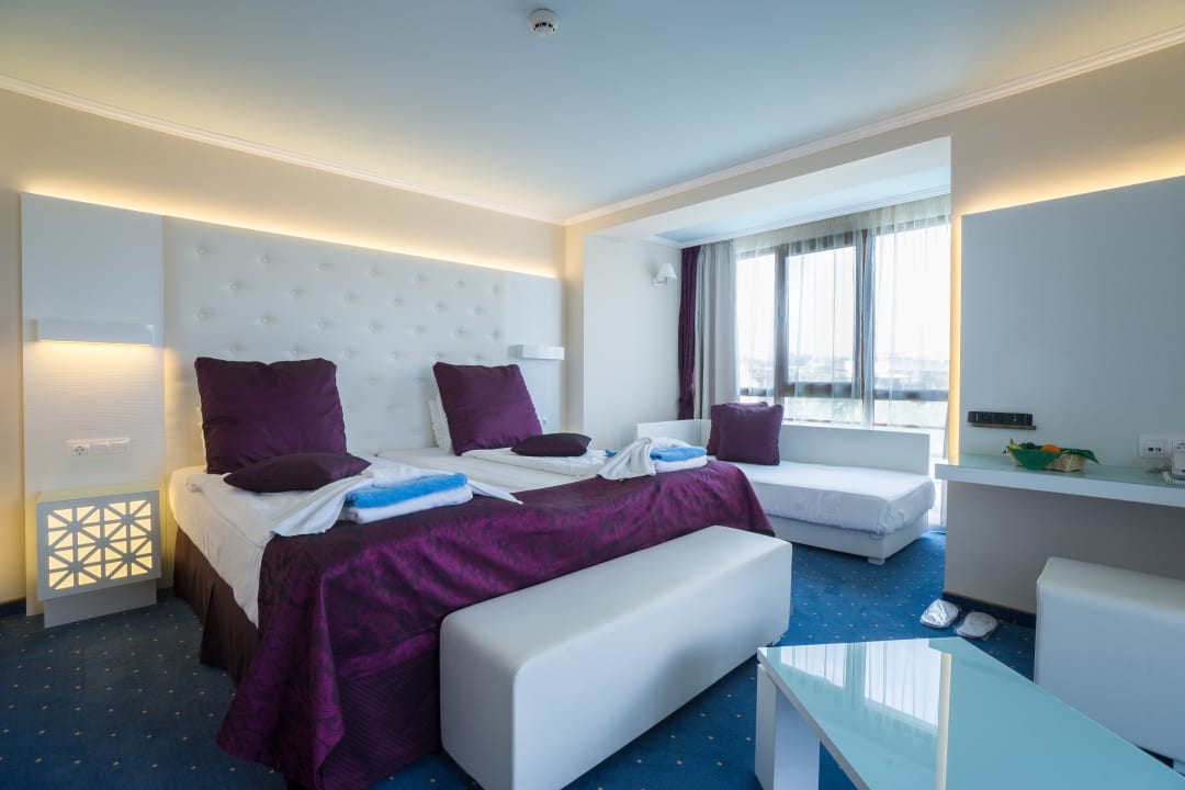 Zimmer Perla Royal Hotel