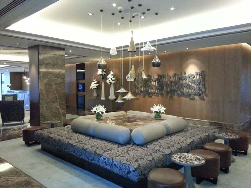 Lobby Club Tower The Leela Ambience Convention Hotel Delhi