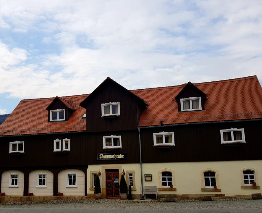 Außenansicht Gasthof & Hotel Dammschenke