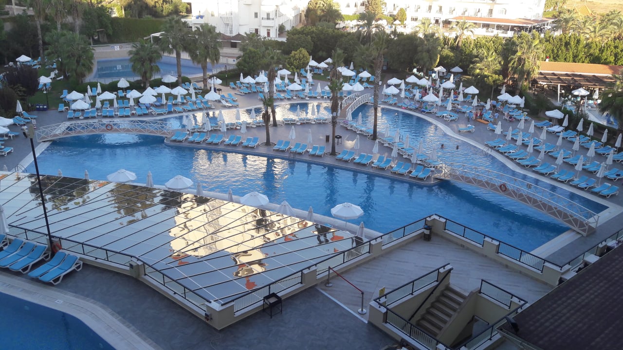 Pool Side Mare Resort & Spa