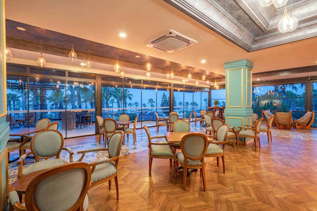 Lobby Justiniano Park Conti