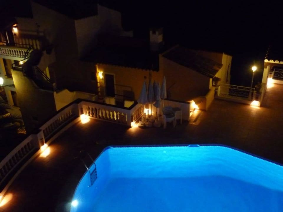 Pool bei NAcht Hotel Aldea Cala Fornells 2