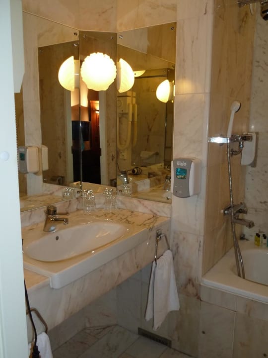 Waschbecken Hotel Hullu Poro